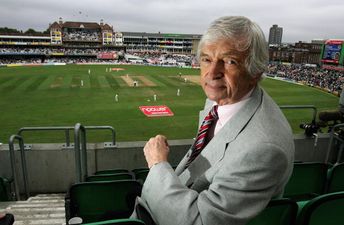 Tributes pour in for cricket commentator Richie Benaud