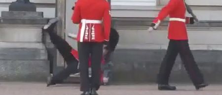 Video: Buckingham Palace guard takes a massive tumble in front of tourists