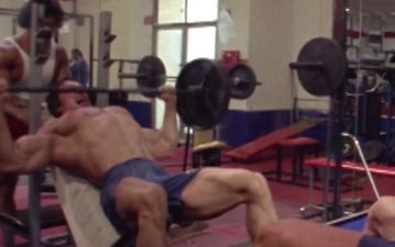 Video: Rare footage of Arnold Schwarzenegger training chest and back