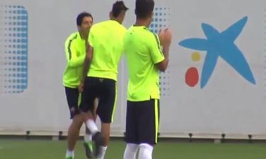 Video: Neymar knees Luis Suarez in the family jewels