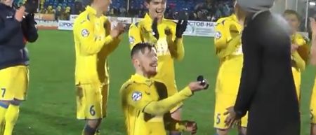 Video: Russian international footballer proposes to his girlfriend on the pitch