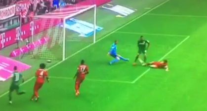 Vine: Bayern Munich crash to unlikely home defeat against FC Augsburg with this cheeky finish