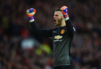 David de Gea tricked into signing new Man United contract