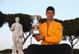 Novak Djokovic almost blinds himself popping champagne cork (Vine)