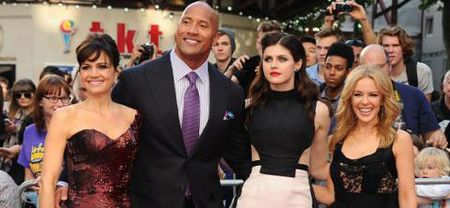 The Rock smashes selfie world record on San Andreas red carpet