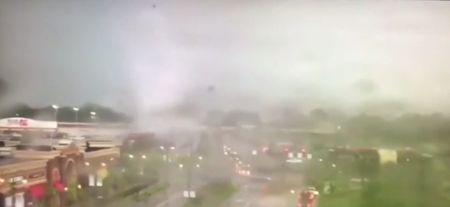 Video: Tornado tears through Ohio city