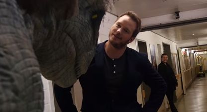 Jurassic World star Chris Pratt caught out by dinosaur prank (Video)