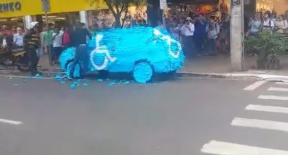 Video: Man gets creative reminder after parking in a disabled spot