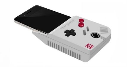 The device that turns your smartphone into a Gameboy