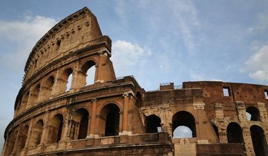 Footballer “tried to carve his initials into the Colosseum with a coin”