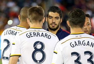 Luis Suarez and Steven Gerrard reunited in Barcelona friendly (Pics)