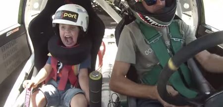 5-year-old has priceless reaction to his dad’s high-speed driving (Video)