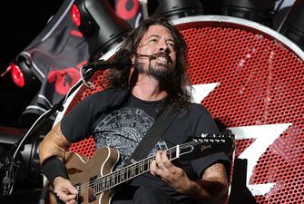 Dave Grohl responds to creators of 1,000-strong Foo Fighters cover