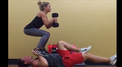 We’ve found the ultimate way to train with your girlfriend at the gym (Video)