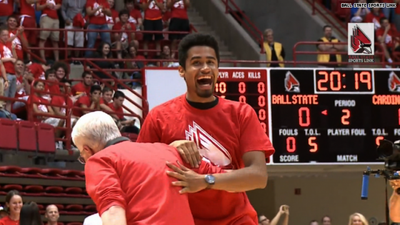 Student guarantees himself a free semester of college education with crazy basketball shot (Video)