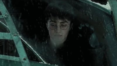 Brilliant editing transforms Harry Potter into a right evil b*stard (Video)