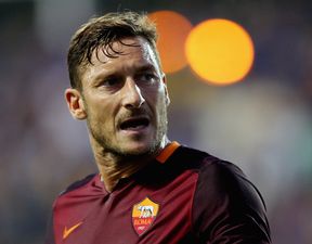 Francesco Totti scores 300th Roma goal (Video)