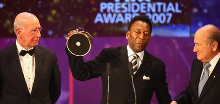 Pele wades into Fifa corruption row