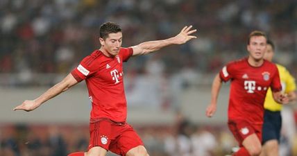 Robert Lewandowski completes hat-trick with classy chip (Video)