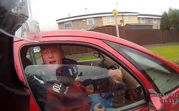 Watch ranting road rage driver by the name of Ronnie Pickering lose his sh*t