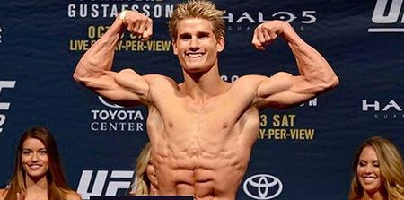 Teenage karate phenom Sage Northcutt ruthlessly finishes first UFC fight in 57 seconds (Video)