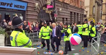 Manchester pelts Boris Johnson with multi-coloured balls (Video)