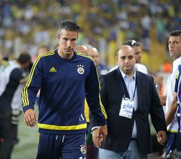 Robin van Persie looks like he’d rather be anywhere else than at Fenerbahce