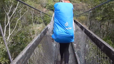 Hikers capture the moment the bridge they’re crossing collapses (Video)