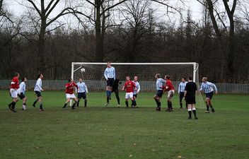 This volleyed rabona is one of the greatest Sunday league goals ever (Video)