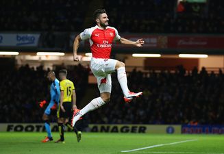 Manuel Neuer mistake lets Olivier Giroud open the scoring for Arsenal