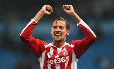 Peter Crouch replies to fan who promised to get a tattoo on his arse if Stoke beat Chelsea