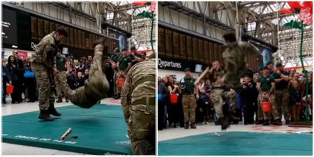 These double-hard Royal Marines show how to brutally disarm a knifeman (Video)