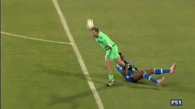 Internet takes the p*ss after Drogba puts keeper in a leglock