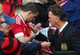 Van Gaal shows no mercy as young Man United fan’s pen runs out mid-signature (Video)