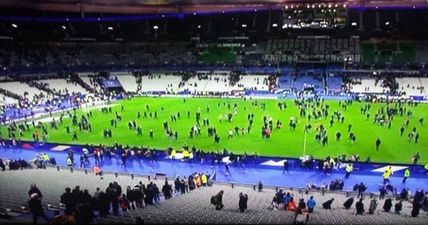 Thousands of football fans sing French national anthem during Stade de France evacuation (Video)