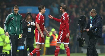 The lovely moment David Beckham is subbed off for his son (Video)