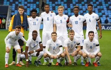 Two England players use rock, paper, scissors to decide who’ll take a penalty (Video)