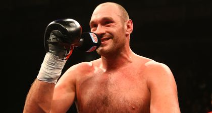 Tyson Fury celebrated winning world title by singing a song for 50,000 boxing fans (Video)