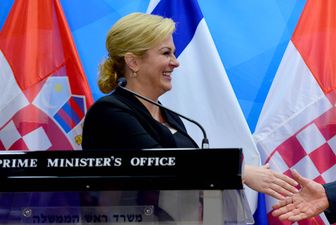 Humanitarian leader’s trousers fall down in mid-photo…with the Croatian president (Video)