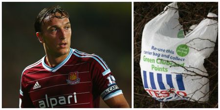 West Ham’s Mark Noble finds a creative way to avoid the plastic bag charge (Video)