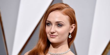 VIDEO: Sophie Turner (Sansa Stark) dropped a big Game of Thrones spoiler at the Oscars