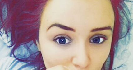 17-year-old girl who bleeds from her eyes cannot get a diagnosis