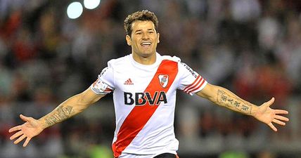 VIDEO: River Plate striker somehow manages to score an overhead kick on the half-volley