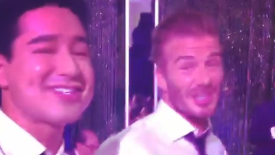 David Beckham teams up with Saved by the Bell star to sing an ’80s classic