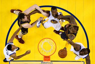 Golden State Warriors beat Cleveland Cavaliers in NBA Finals opener