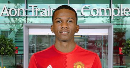 Manchester United complete Bohui signing