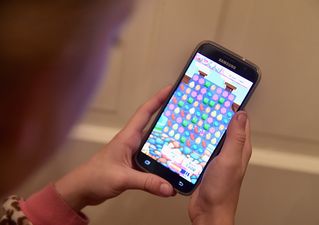 Candy Crush is becoming a TV show and its presenter is a blast from the past