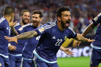 Ezequiel Lavezzi apologises for posing for ‘racist’ photograph