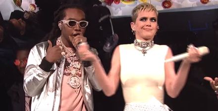 Katy Perry’s performance on SNL is so very, very awkward