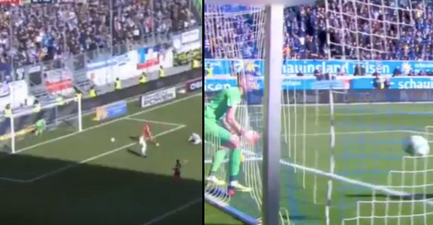 Incredible scenes as 2. Bundesliga goalkeeper ‘glitches’ and concedes after walking into his own goal